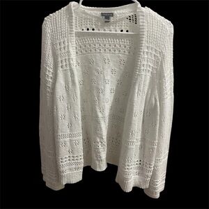 Torrid Women’s plus size 1X knitted pointelle white cardigan! Unique designs!
